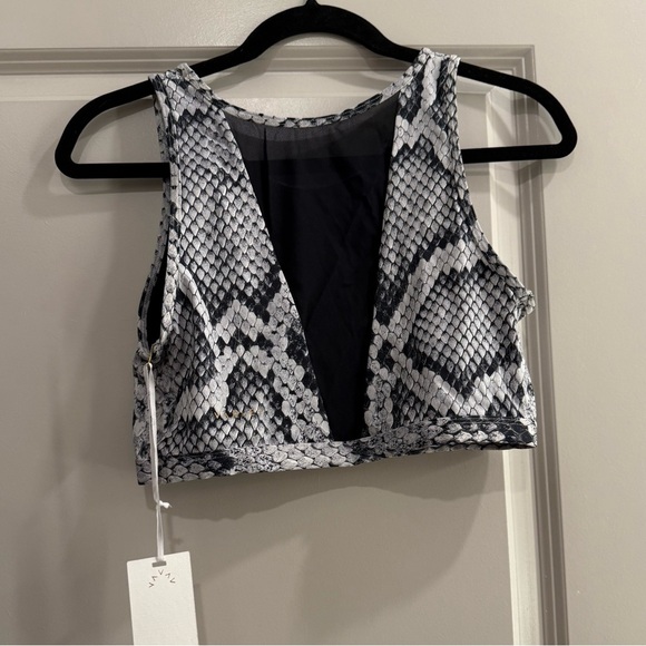 SOLD - NWT Varley Black and White Sorts Bra - Picture 3 of 5